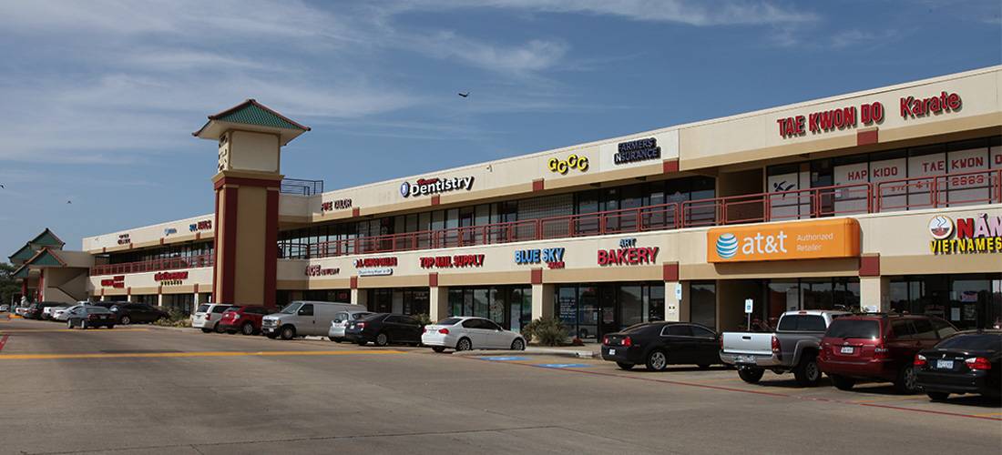 OakridgePlazaDir1_7370 OakridgePlazaDir1_7370